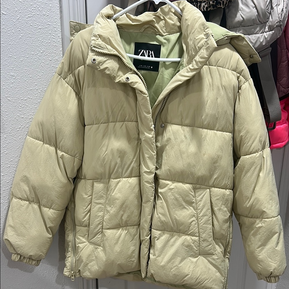 Zara Cream Puffer Jacket Quilted Insulated Winterwear, Color is not cream